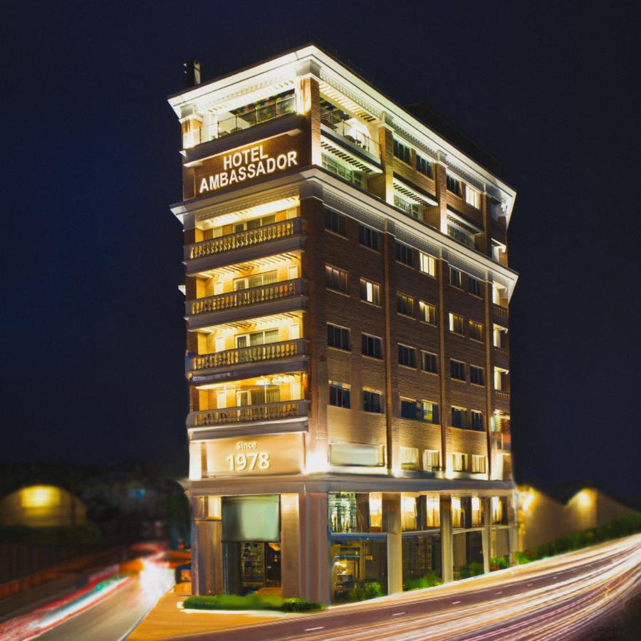 Hotel Ambassador By Ace Hotels Kathmandu Bagian luar foto