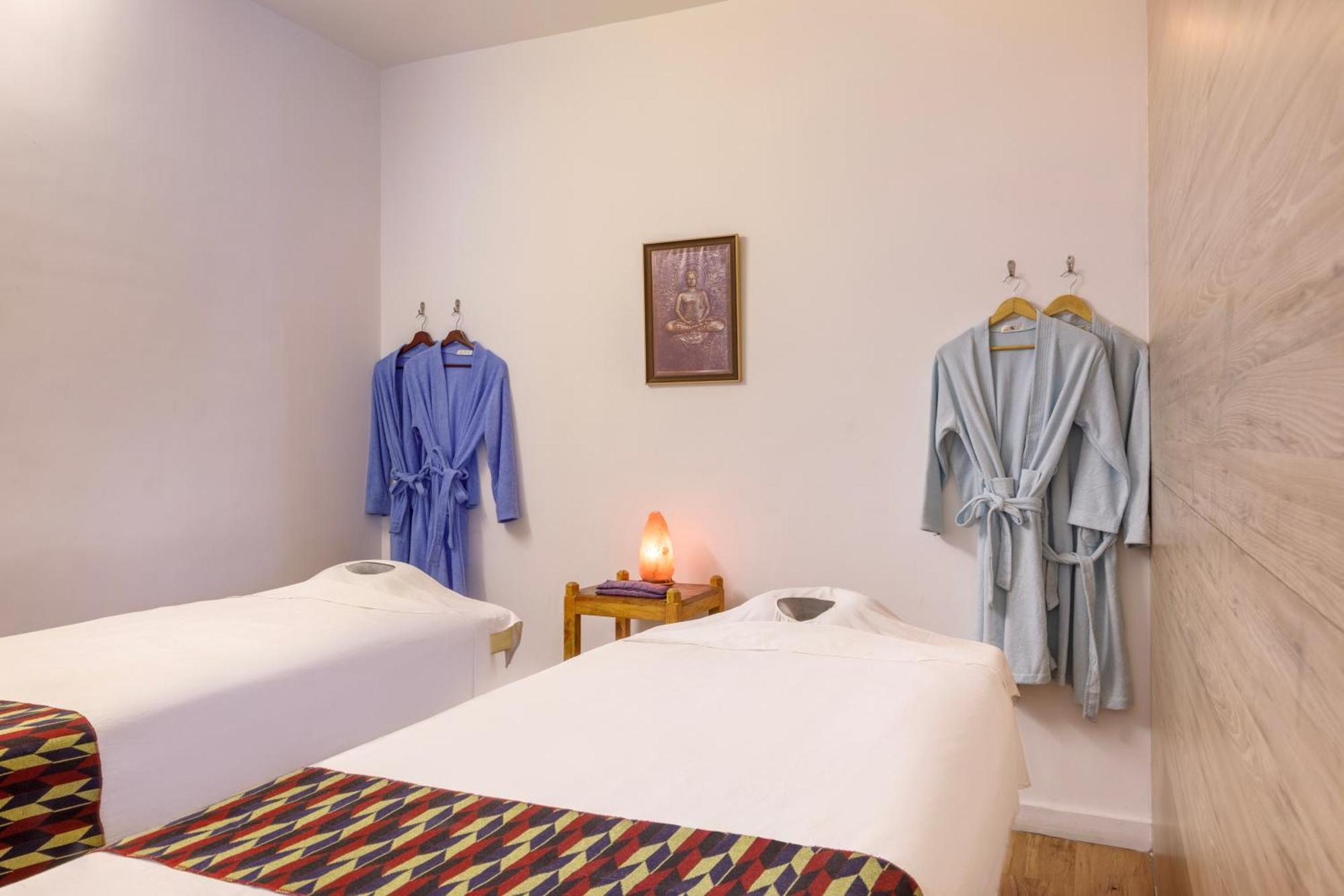 Hotel Ambassador By Ace Hotels Kathmandu Bagian luar foto