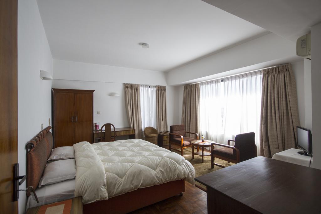 Hotel Ambassador By Ace Hotels Kathmandu Bagian luar foto